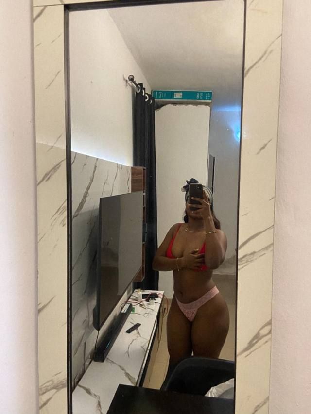 Ebony muna available to meet and have some fun time this weekend text me now on signal: Munarose.25 Telegram: Ebonymuna147 - Image 2